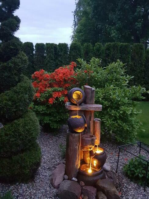 FONTANNA OGRODOWA NA PNIU wysokość 122 cm - oświetlenie