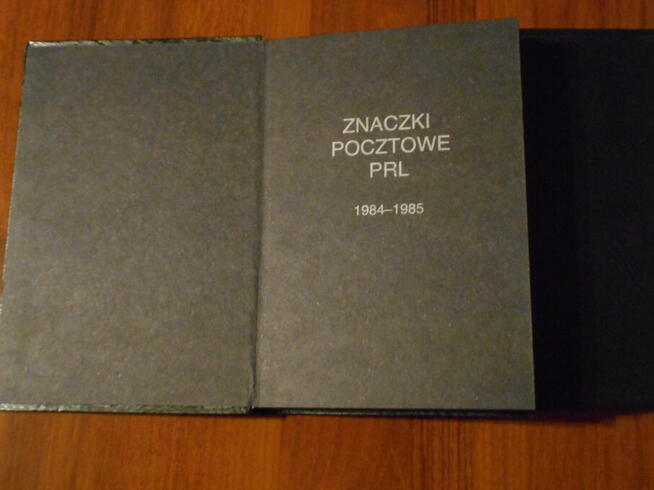 Sprzedam klaser znaczków ze znaczkami.