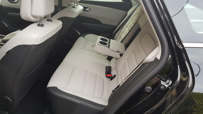 Auto do ślubu, samochód do ślubu. Damako przewóz osób