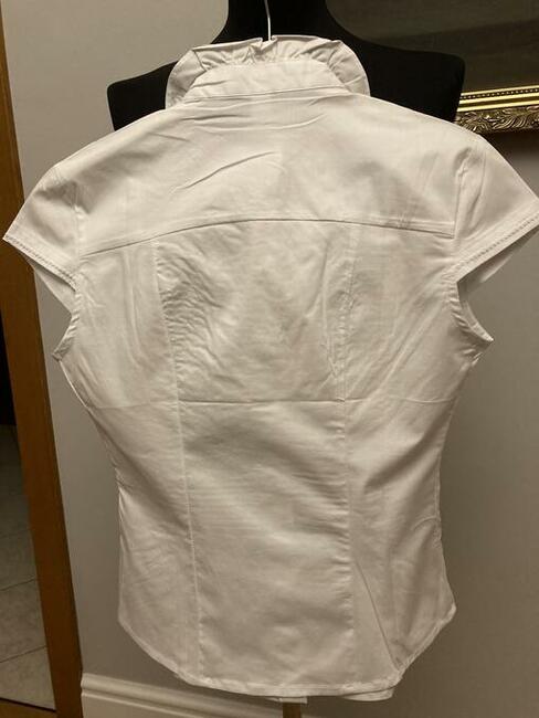 Biała koszulka bez rękawa