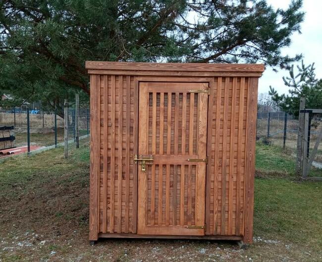 Domek narzędziowy 2 x 1,1m z elewacją lamel pion