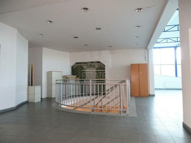 Budynek usługowo-handlowy przy obwodnicy