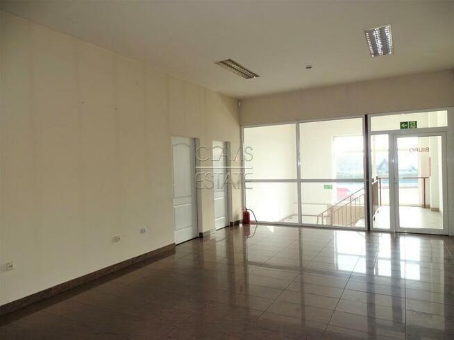 Budynek usługowo-handlowy przy obwodnicy