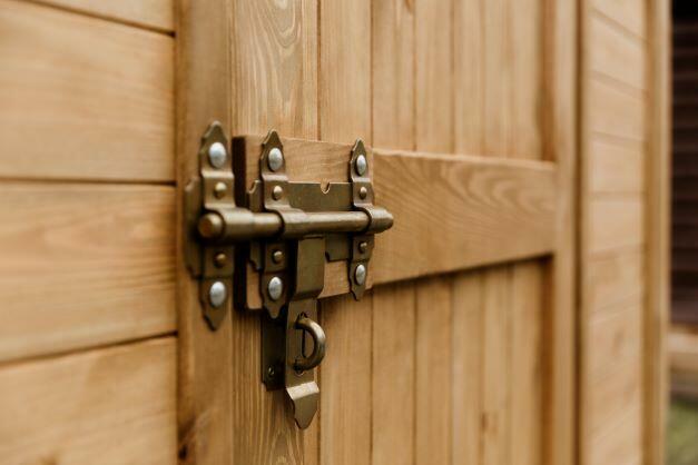 Domek 2 x 1,1m z dachem w obrysie ścian, prostym jednospadow