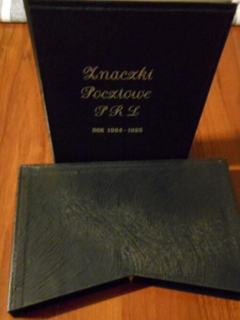 Sprzedam klaser znaczków ze znaczkami.