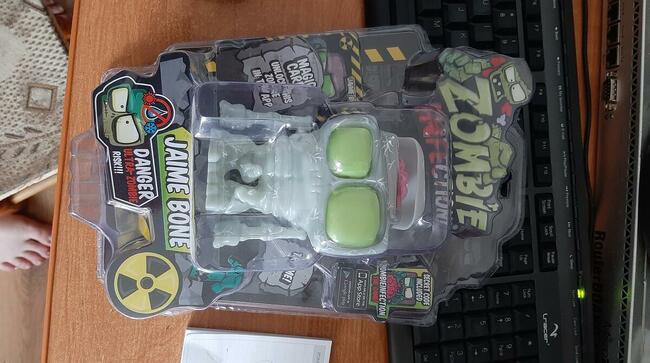 Figurka Zombie Infection JAIME BONE
