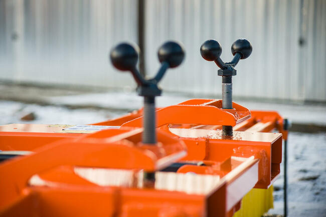 Zamiatarka szczotkowa ZL 200 cm z mocowaniem TUZ + widły