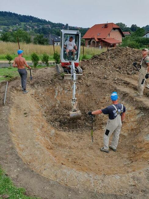 minikoparka niwelacja prace ziemne