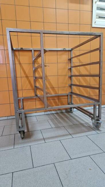 Podstawa pod piec kajner używana na kołach