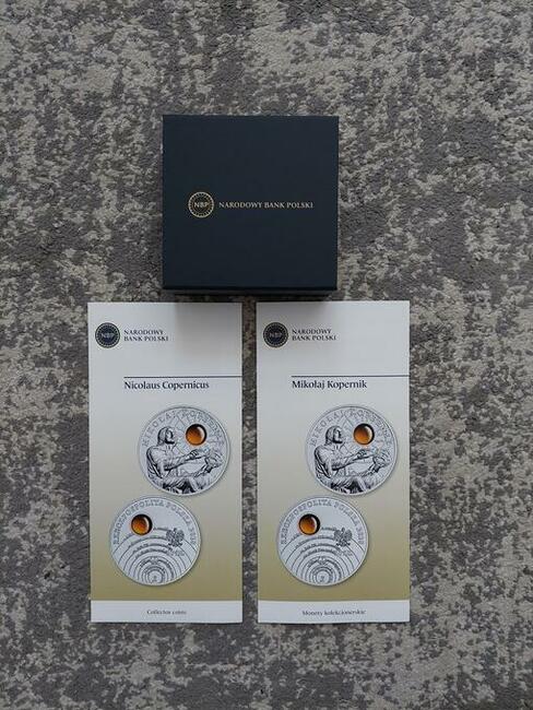 Moneta M. Kopernik z bursztynem+2xfoldery PL_ENG