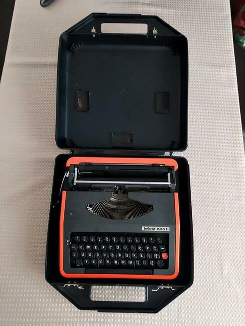 Maszyna do pisania HEBROS 1300F - przenośna, w walizce, PRL