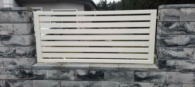 Bramy i ogrodzenia frontowe