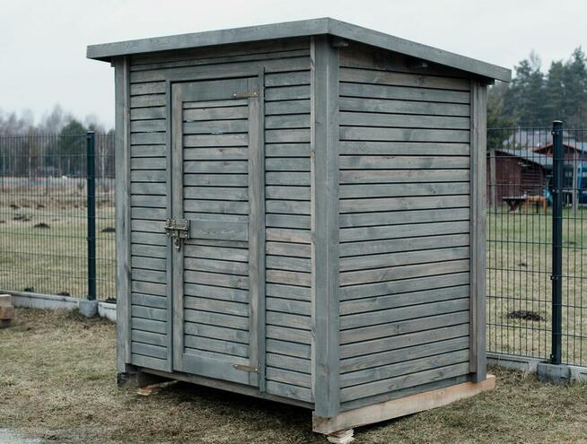 Domek narzędziowy, schowek na narzędzia, elewacja romb