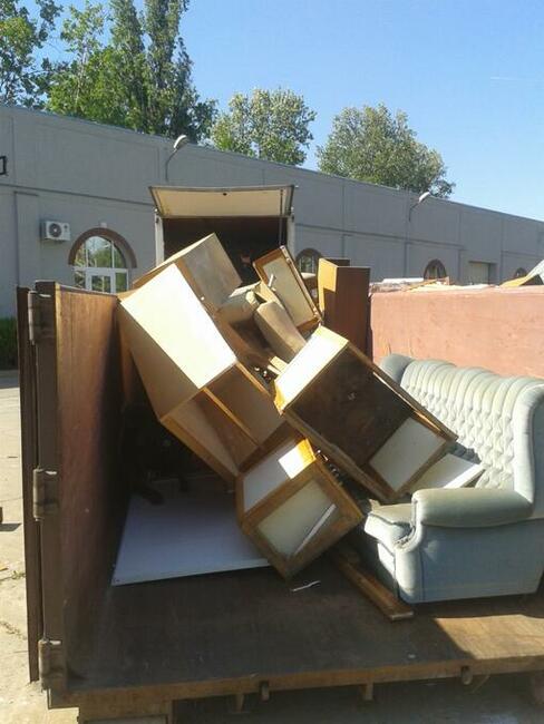 Wywóz starych mebli UTYLIZACJA Opróżnianie mieszkań/domów