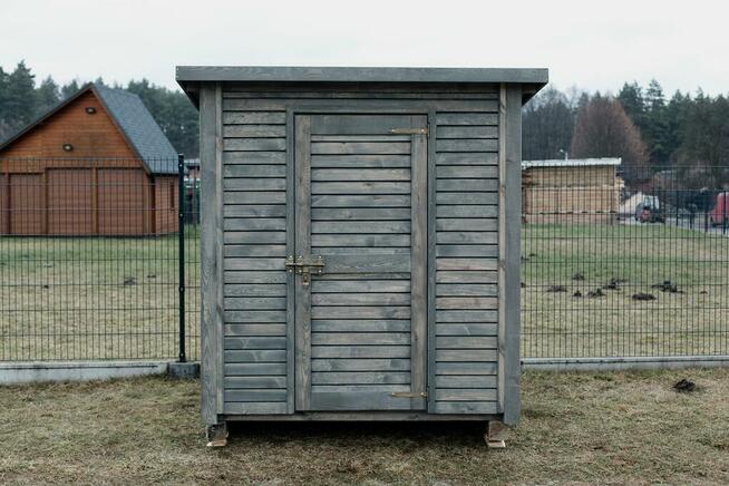 Domek narzędziowy, schowek na narzędzia, elewacja romb