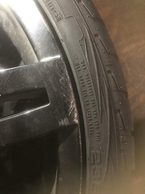 Koła felgi Alu Audi 235/35 ZR 19