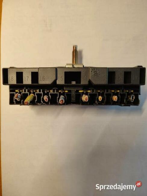 SKRZYNKA BEZPIECZNIKÓW CITROEN C8 807 PHEDRA