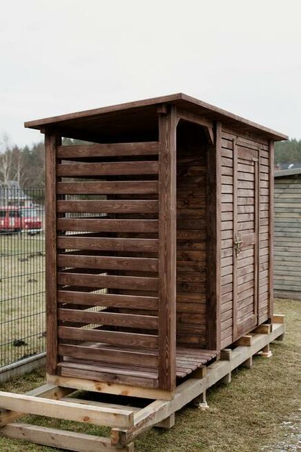 Drewutnia z domkiem narzędziowym, elewacja romb