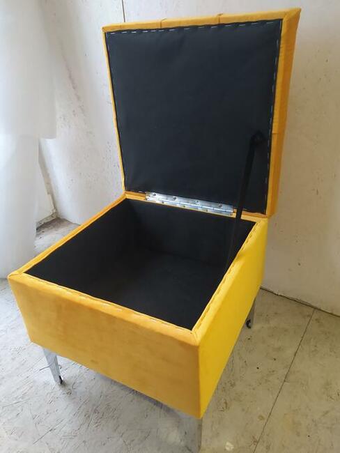 Krzesło podnóżek do toaletki