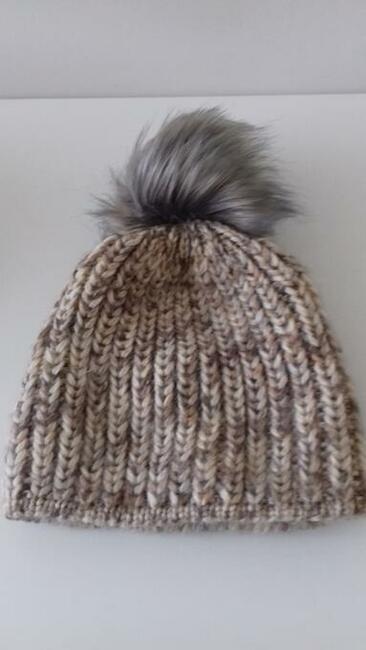 Czapka damska zimowa z kominem, do sprzedania