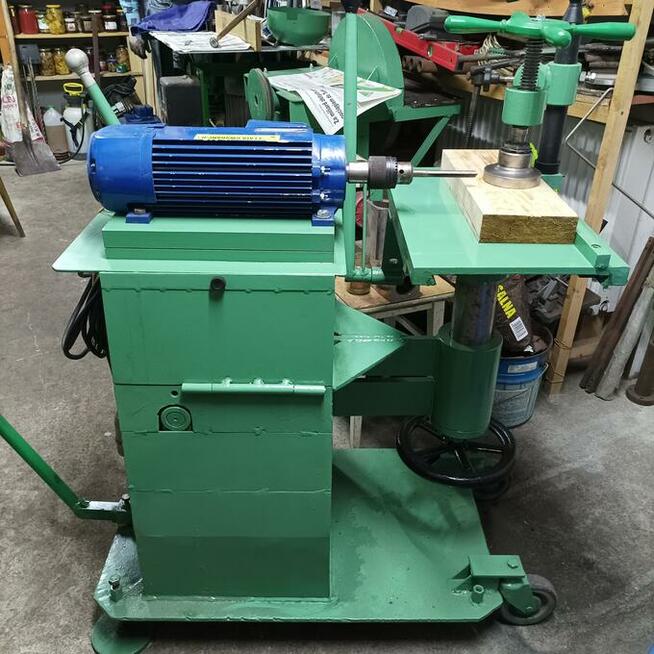 Sprzedam wiertarko-frezarkę