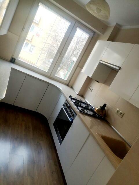 Oklejanie mebli, frontów, szyb i balustrad, odświeżanie