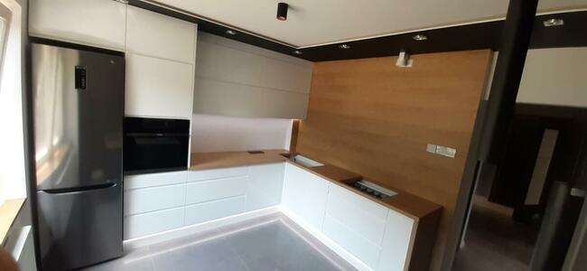 Oklejanie mebli, frontów, szyb i balustrad, odświeżanie