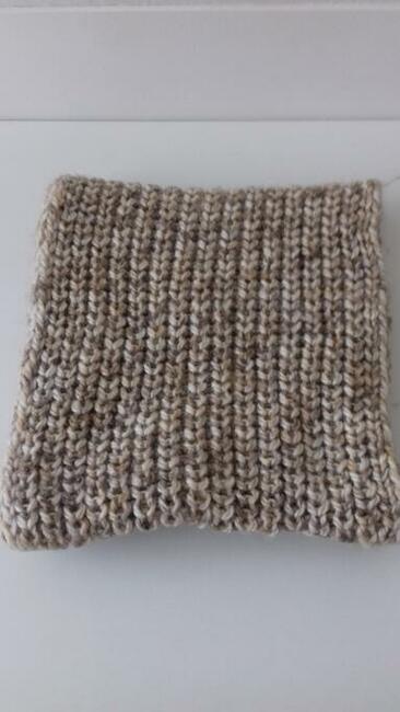 Czapka damska zimowa z kominem, do sprzedania