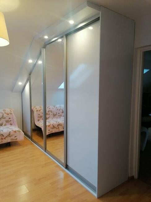 Oklejanie mebli, frontów, szyb i balustrad, odświeżanie