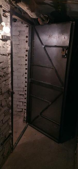 Drzwi metalowe do piwnicy , konstrukcje stalowe