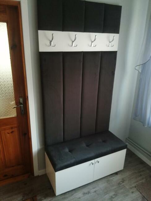 Krzesło podnóżek do toaletki