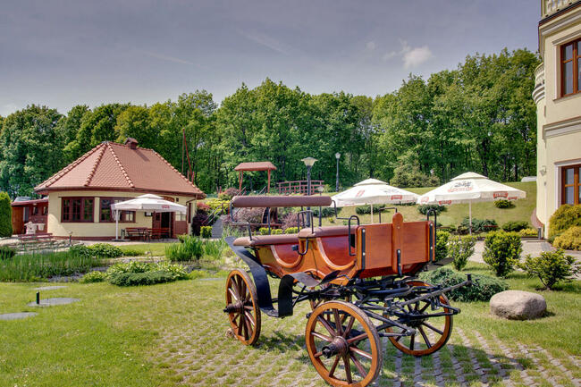 Obiekt do działalności usługowej, hurtowej, Dom Seniora.