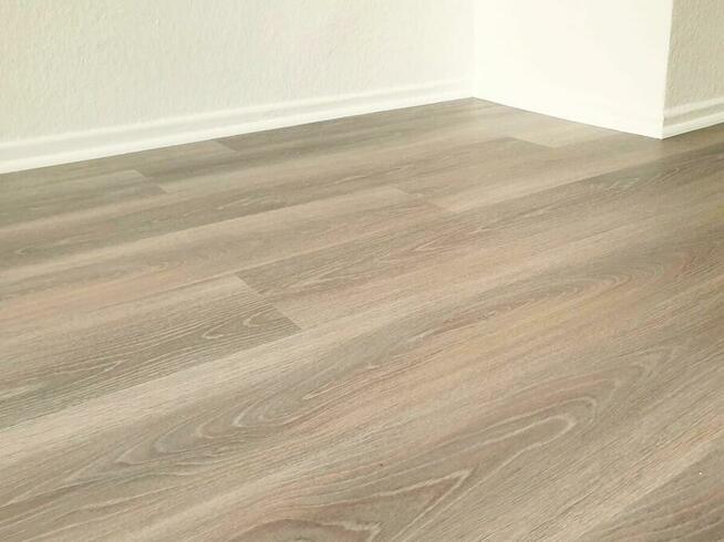 Montaż podłóg: paneli/ deski warstwowej/ deski barlineckiej