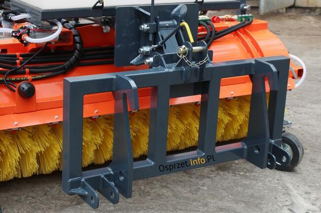 Zamiatarka hydrauliczna z koszem i zraszaniem ZML120