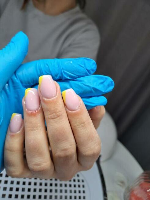 Paznokcie żel, hybryda.