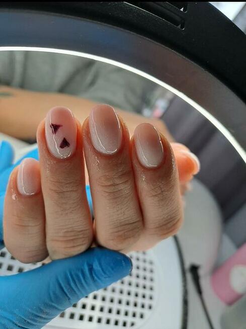 Paznokcie żel, hybryda.