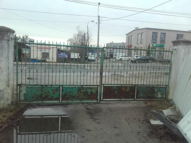Sprzedam bramę skrzydłową z furtką.