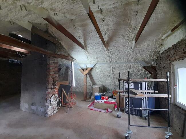 Ocieplanie PODDASZY Pianką Poliuretanową PIANA PUR, hale