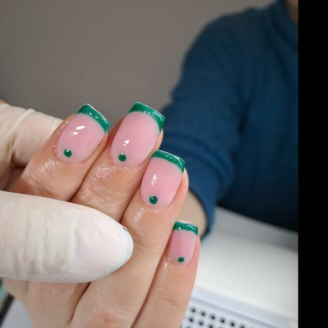 Paznokcie żel, hybryda.