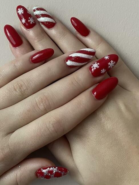 Stylizacja Paznokci żelowe , hybrydowe .