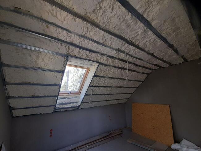 Ocieplanie PODDASZY Pianką Poliuretanową PIANA PUR, hale