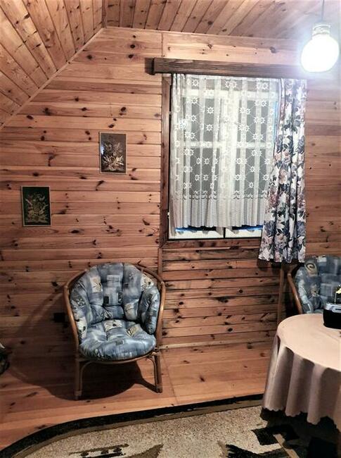 DOM LETNISKOWY NAD JEZIOREM