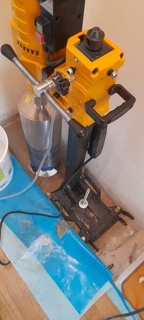 Przewierty techniką diamentowa