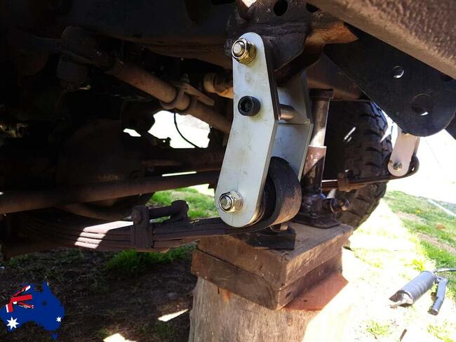 Wieszaki resorów Nissan Patrol +2 smarowane!