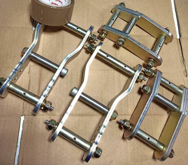 Wieszaki resorów Nissan Patrol +2 smarowane!