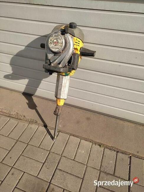 Młot wyburzeniowy Neuson Wacker BH23