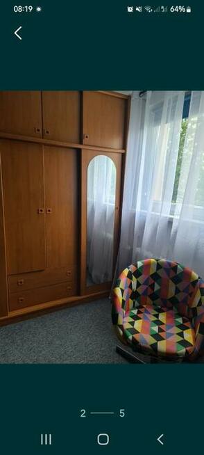 Pokoj dla kobiety za pomoc