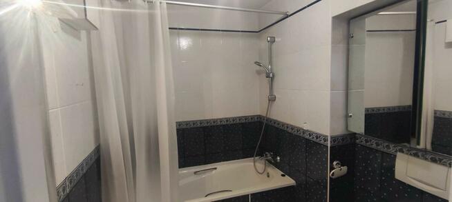 Dwupokojowe z oddzielną kuchnią, blisko stacja Metra