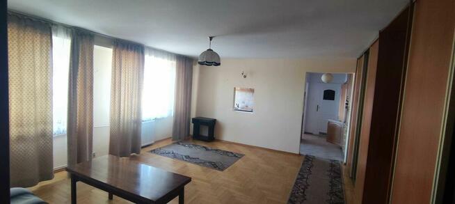 Dwupokojowe z oddzielną kuchnią, blisko stacja Metra