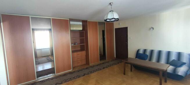 Dwupokojowe z oddzielną kuchnią, blisko stacja Metra